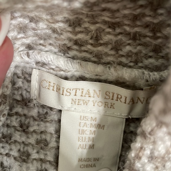 Turtle neck sweater - Picture 2 of 2